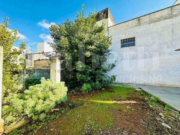 casa indipendente in vendita ad Alliste