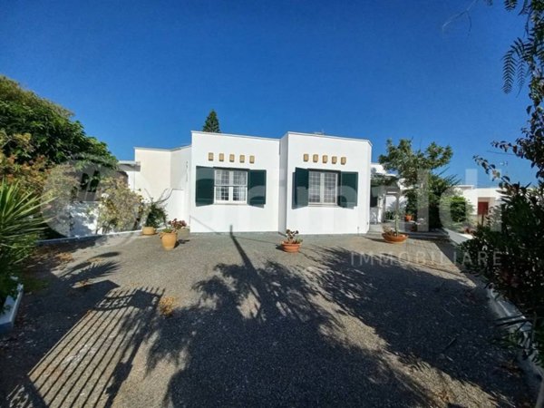 casa indipendente in vendita ad Alliste in zona Capilungo