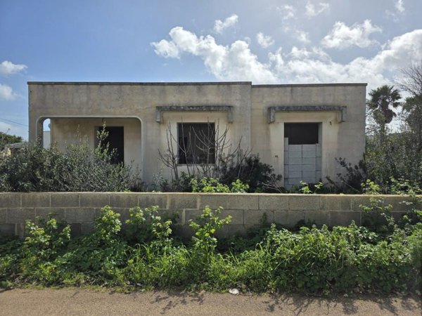 casa indipendente in vendita ad Alliste in zona Capilungo