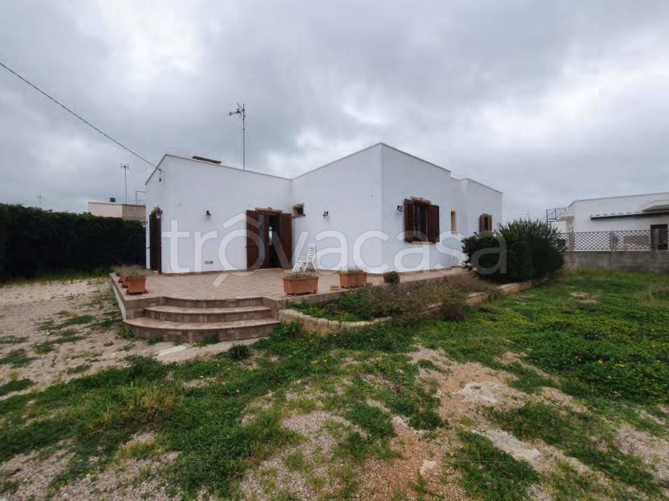 casa indipendente in vendita ad Alliste in zona Capilungo