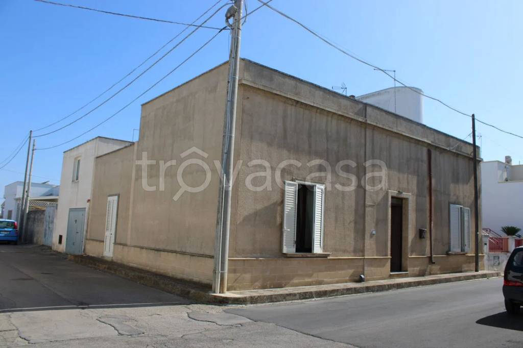 casa indipendente in vendita ad Alliste in zona Felline