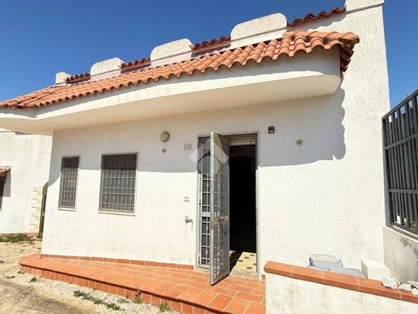 casa indipendente in vendita ad Alliste in zona Capilungo