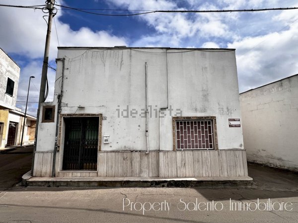 casa indipendente in vendita ad Alliste in zona Felline