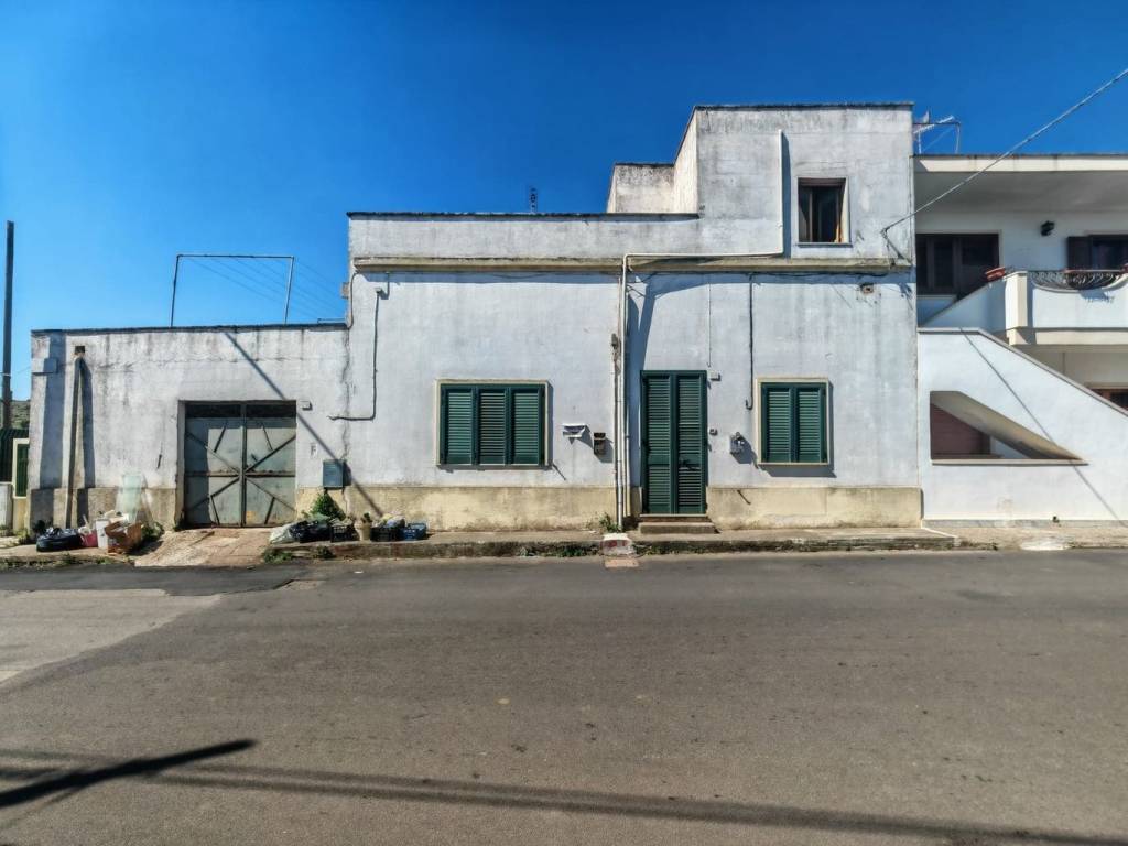 casa indipendente in vendita ad Alliste