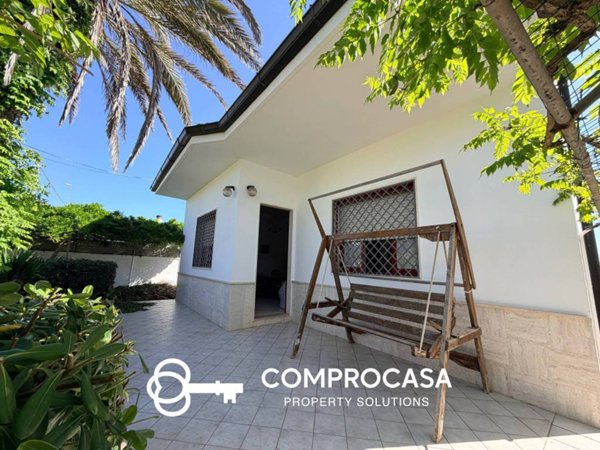 casa indipendente in vendita ad Alliste in zona Capilungo