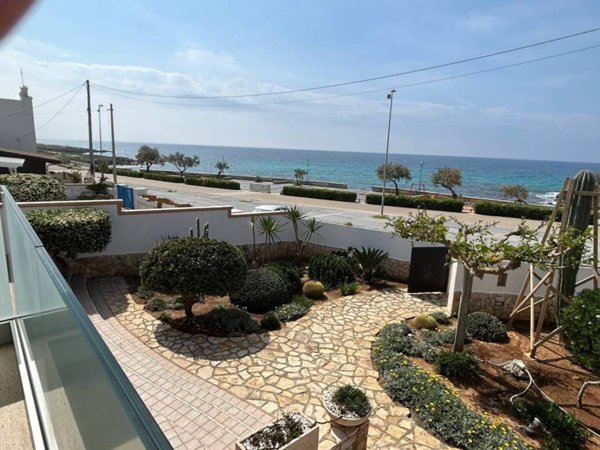 casa indipendente in vendita ad Alliste in zona Capilungo
