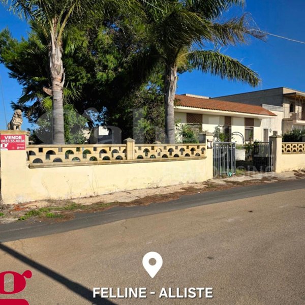 casa indipendente in vendita ad Alliste in zona Felline