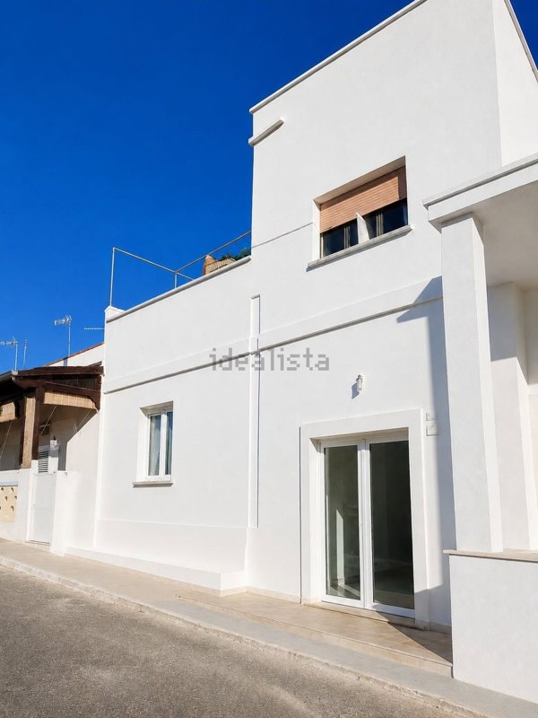 casa indipendente in vendita ad Alliste in zona Capilungo