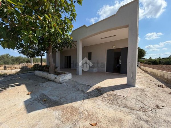 casa indipendente in vendita ad Alliste