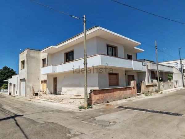 pentavano in vendita ad Alliste in zona Felline