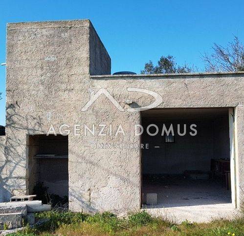 casa indipendente in vendita ad Alliste in zona Capilungo