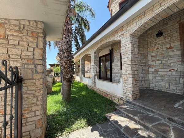 casa indipendente in vendita ad Alliste in zona Felline