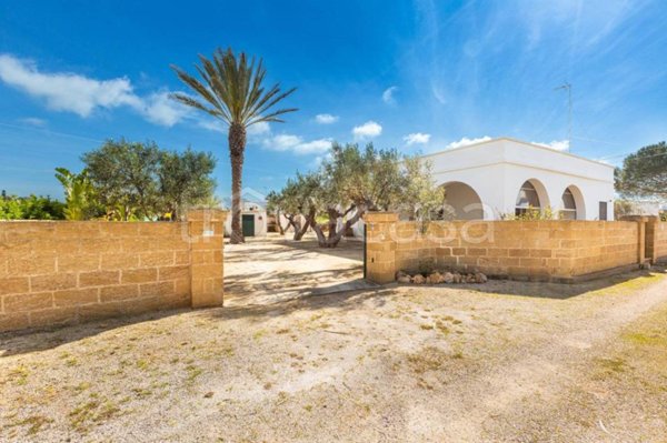 casa indipendente in vendita ad Alliste