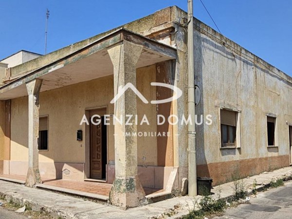 casa indipendente in vendita ad Alliste