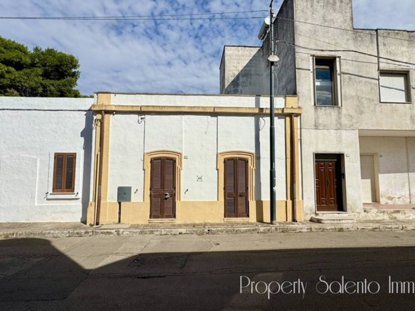 casa indipendente in vendita ad Alliste in zona Felline