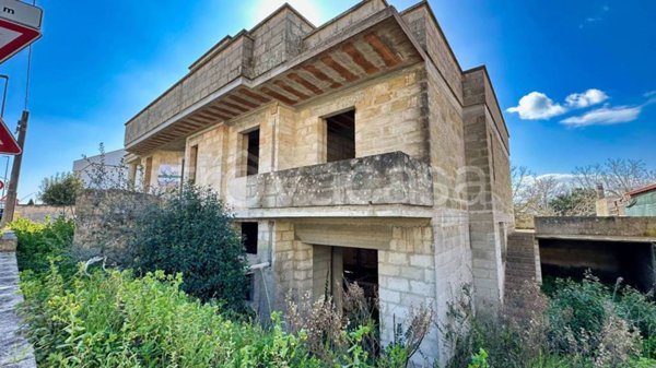 casa indipendente in vendita ad Andrano
