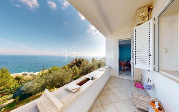 casa indipendente in vendita ad Andrano in zona Marina di Andrano