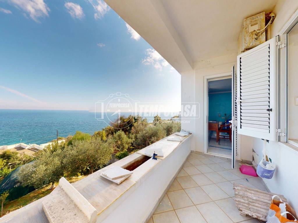 casa indipendente in vendita ad Andrano in zona Marina di Andrano