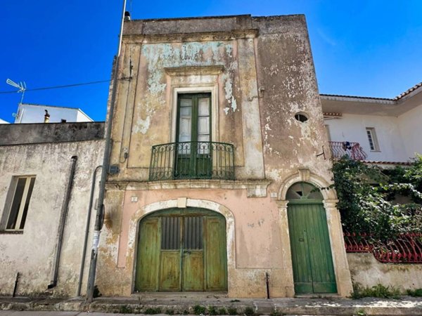 casa indipendente in vendita ad Andrano