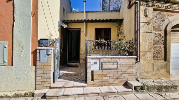 casa indipendente in vendita ad Andrano