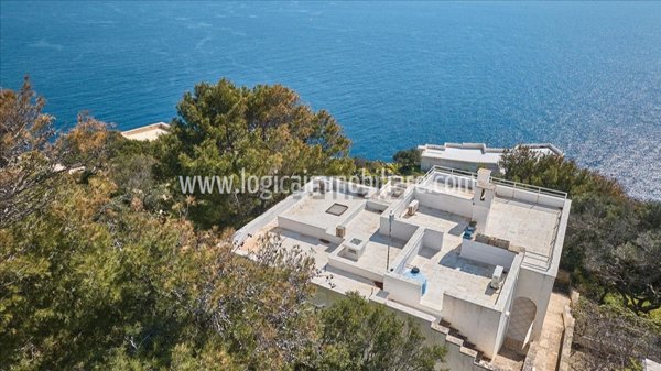 casa indipendente in vendita ad Andrano