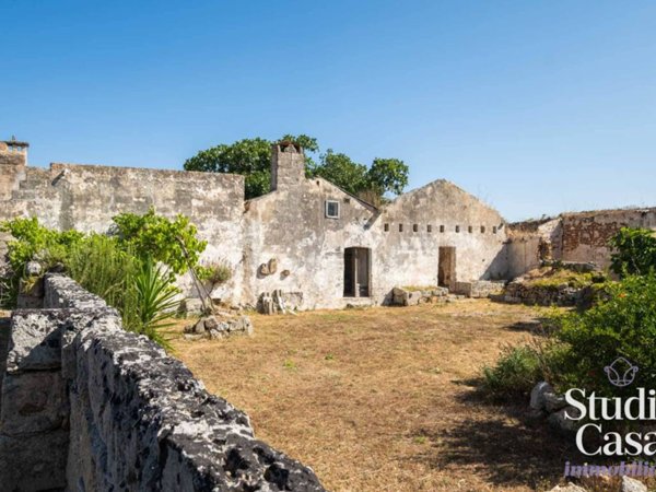 casa indipendente in vendita ad Andrano in zona Marina di Andrano