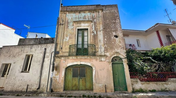 casa indipendente in vendita ad Andrano