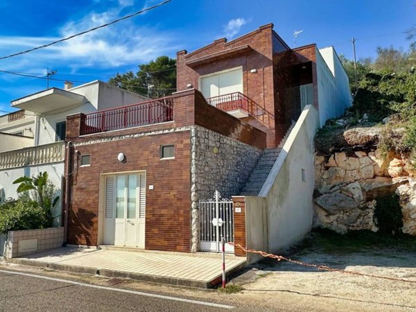 casa indipendente in vendita ad Andrano in zona Marina di Andrano