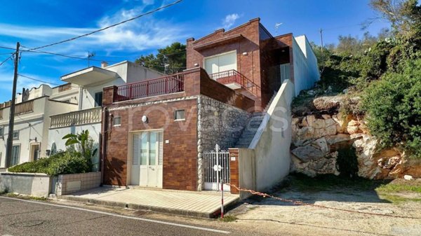 casa indipendente in vendita ad Andrano in zona Marina di Andrano