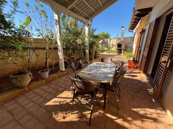 casa indipendente in vendita ad Andrano in zona Marina di Andrano