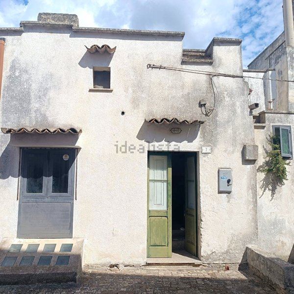 casa indipendente in vendita ad Andrano in zona Marina di Andrano