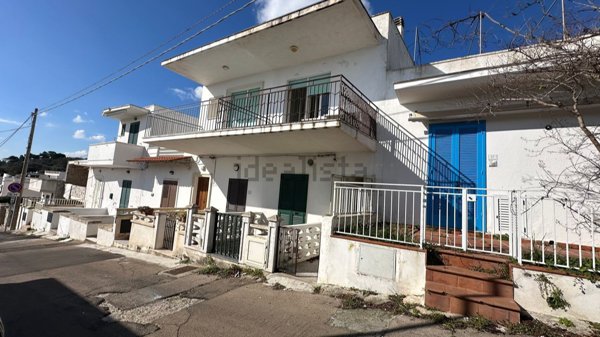 casa indipendente in vendita ad Andrano in zona Marina di Andrano