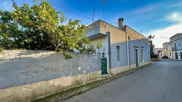 quadrivano in vendita ad Andrano