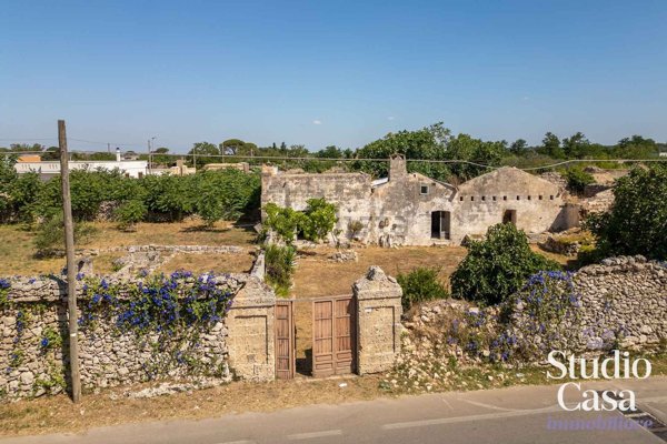 esavano in vendita ad Andrano in zona Marina di Andrano