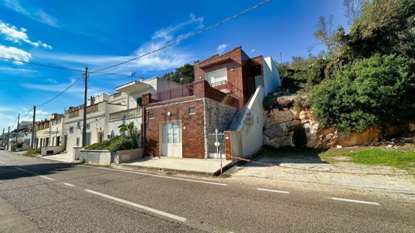 casa indipendente in vendita ad Andrano in zona Marina di Andrano