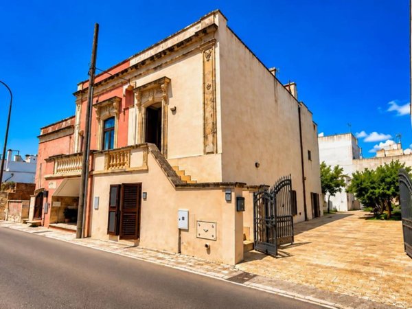 casa indipendente in vendita ad Andrano