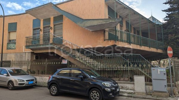 casa indipendente in vendita ad Aradeo