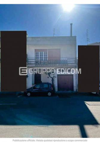 casa indipendente in vendita ad Aradeo