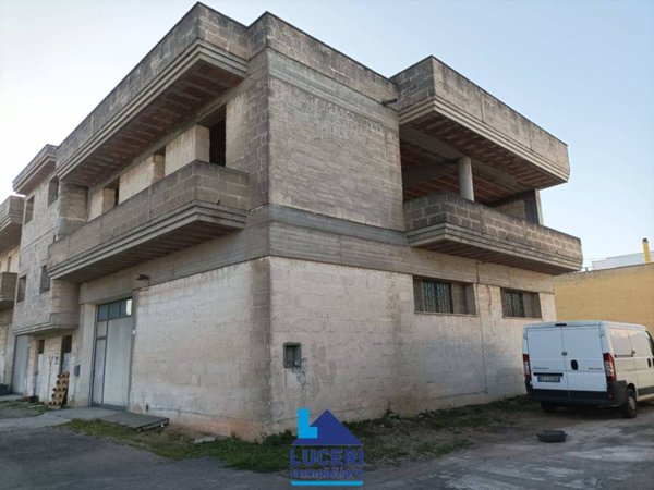 casa indipendente in vendita ad Aradeo