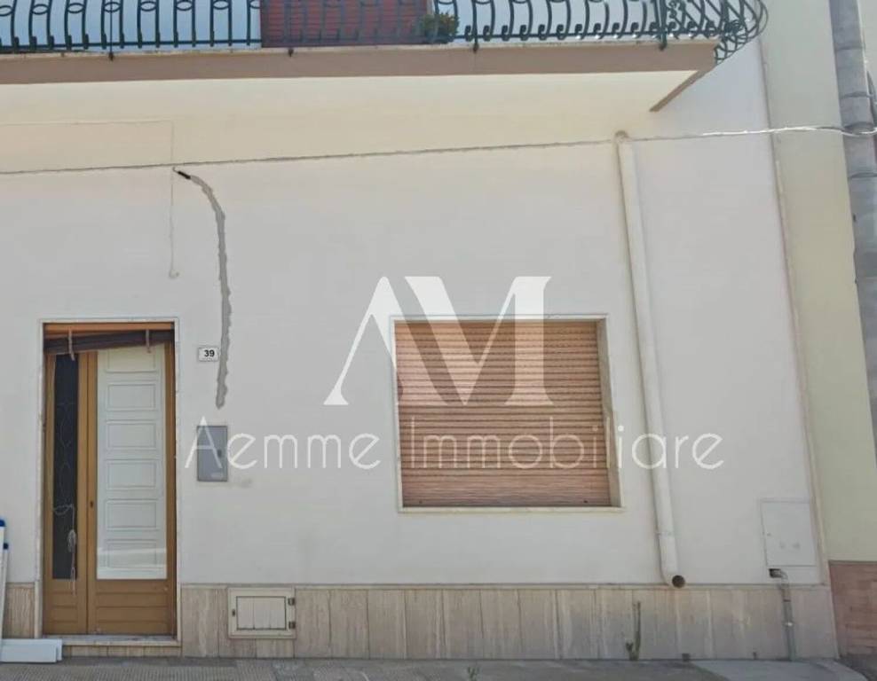 casa indipendente in vendita ad Aradeo