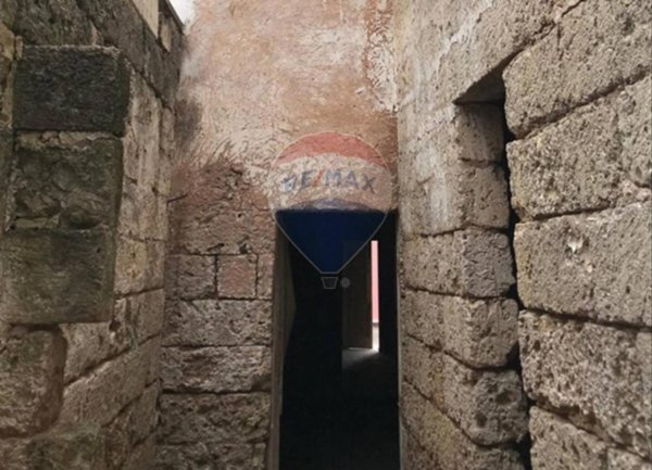 casa indipendente in vendita ad Aradeo