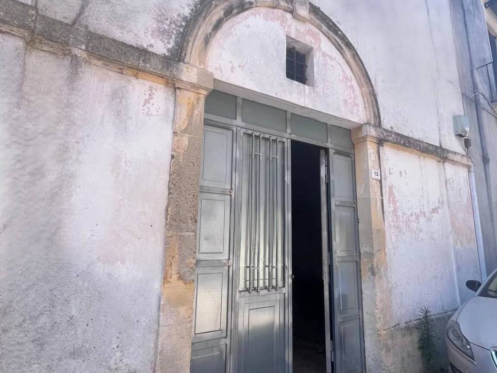 casa indipendente in vendita ad Aradeo