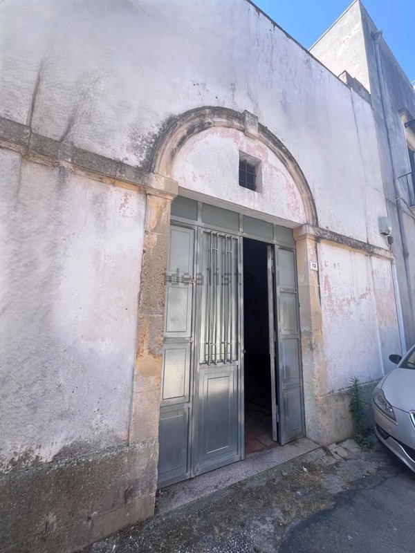 casa indipendente in vendita ad Aradeo