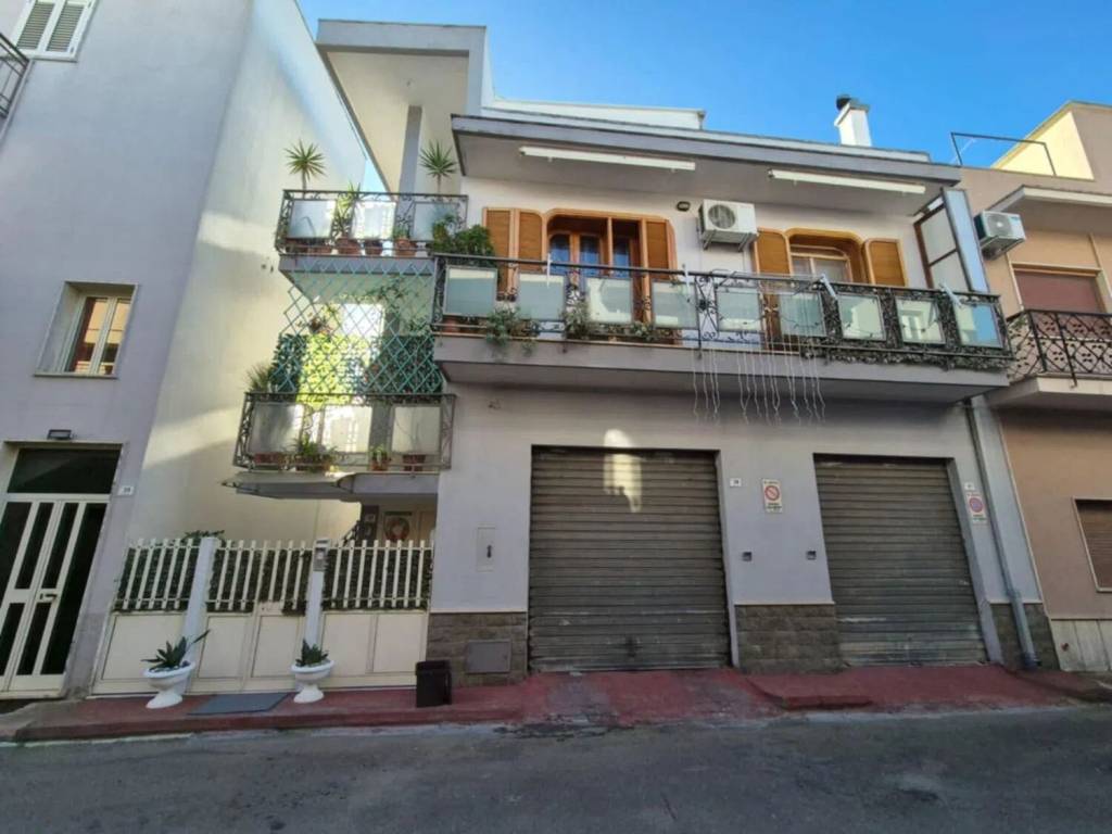 casa indipendente in vendita ad Aradeo