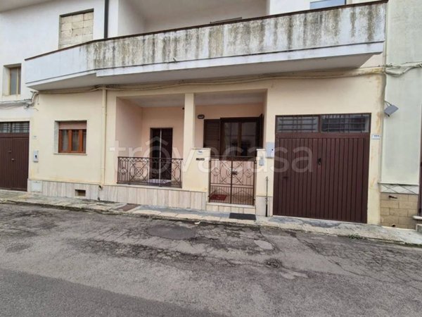 casa indipendente in vendita ad Aradeo