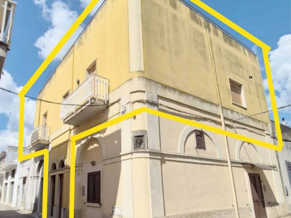 casa indipendente in vendita ad Aradeo