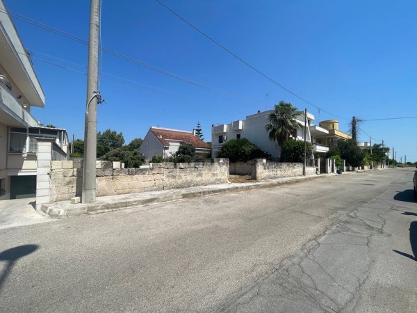 casa indipendente in vendita ad Aradeo