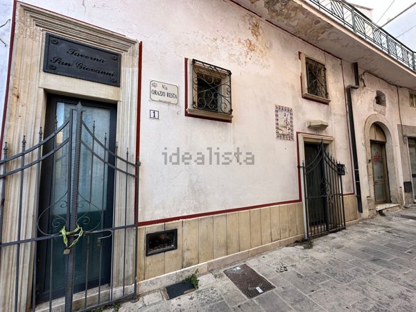 negozio in vendita ad Aradeo