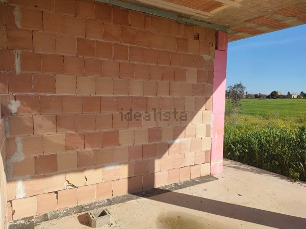 casa indipendente in vendita ad Aradeo