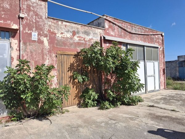 quadrivano in vendita ad Aradeo